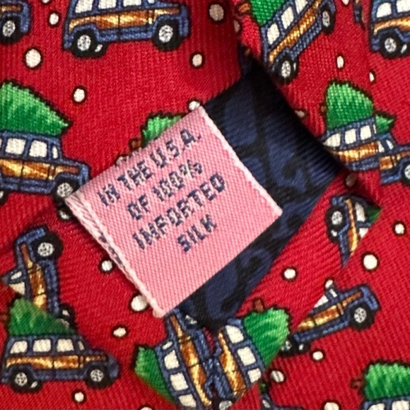 VINEYARD VINES Red Silk Tie With Christmas Tree on Truck Pattern - Picture 6 of 9